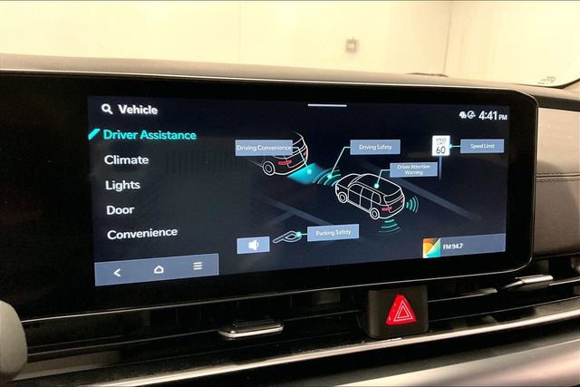 Used 2025 Kia Carnival image 36