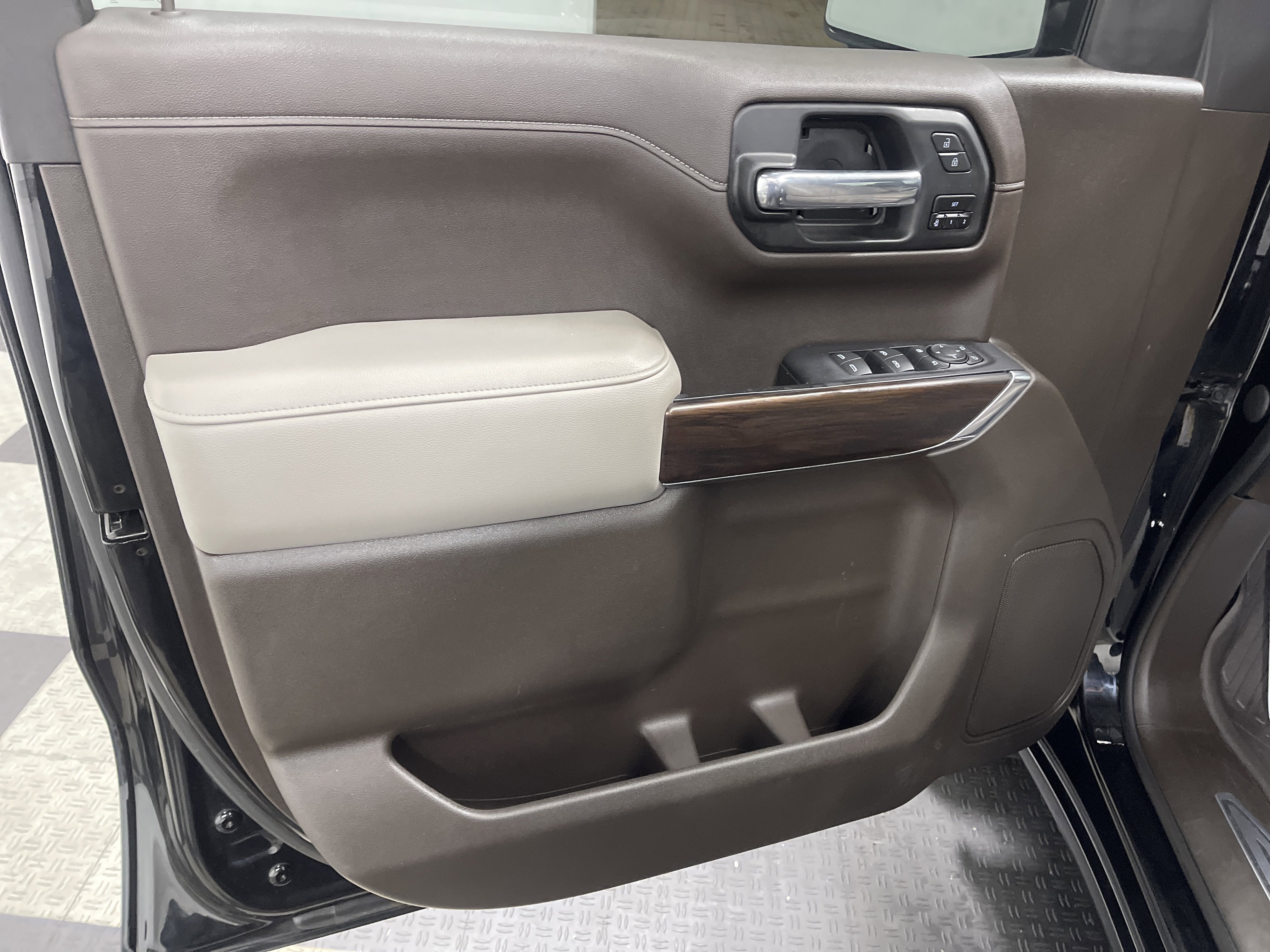 Used 2021 GMC Sierra 1500 SLT image 9