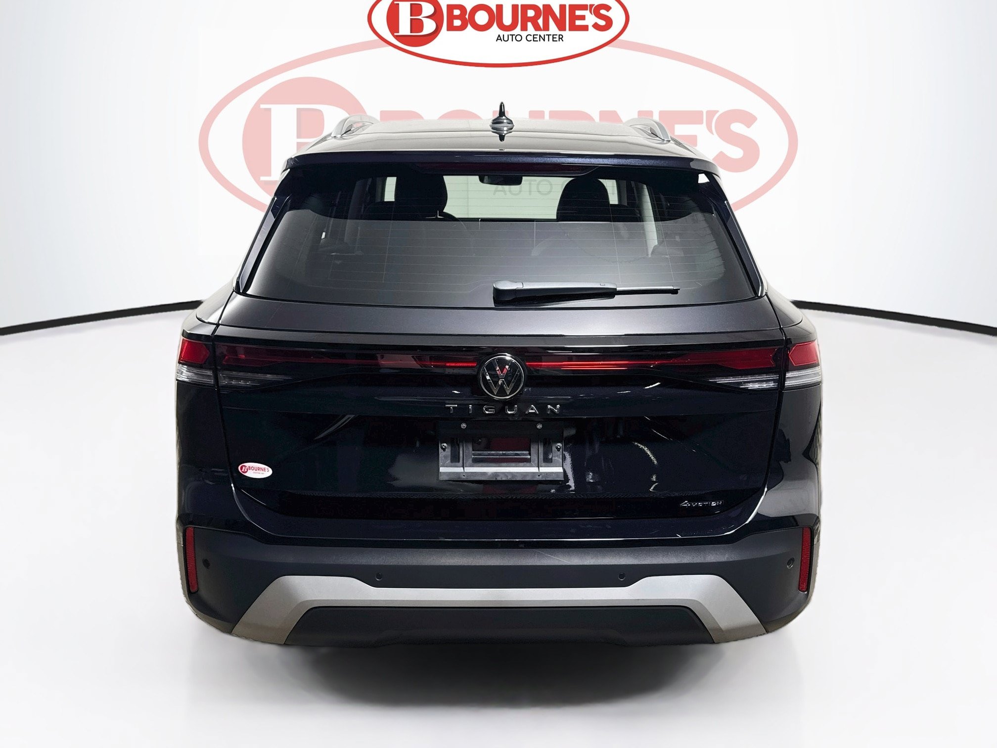 Used 2025 Volkswagen Tiguan S AWD/4WD image 8
