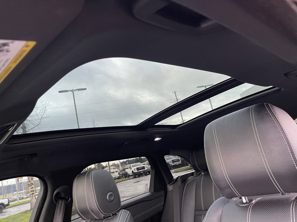 Used 2018 Land Rover Range Rover Velar R-Dynamic SE image 6