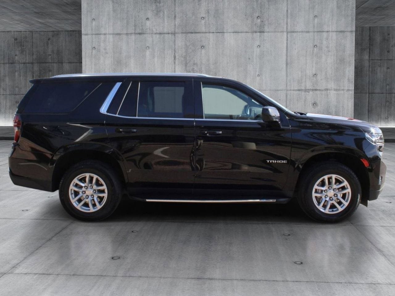 Used 2024 Chevrolet Tahoe LT RWD image 6