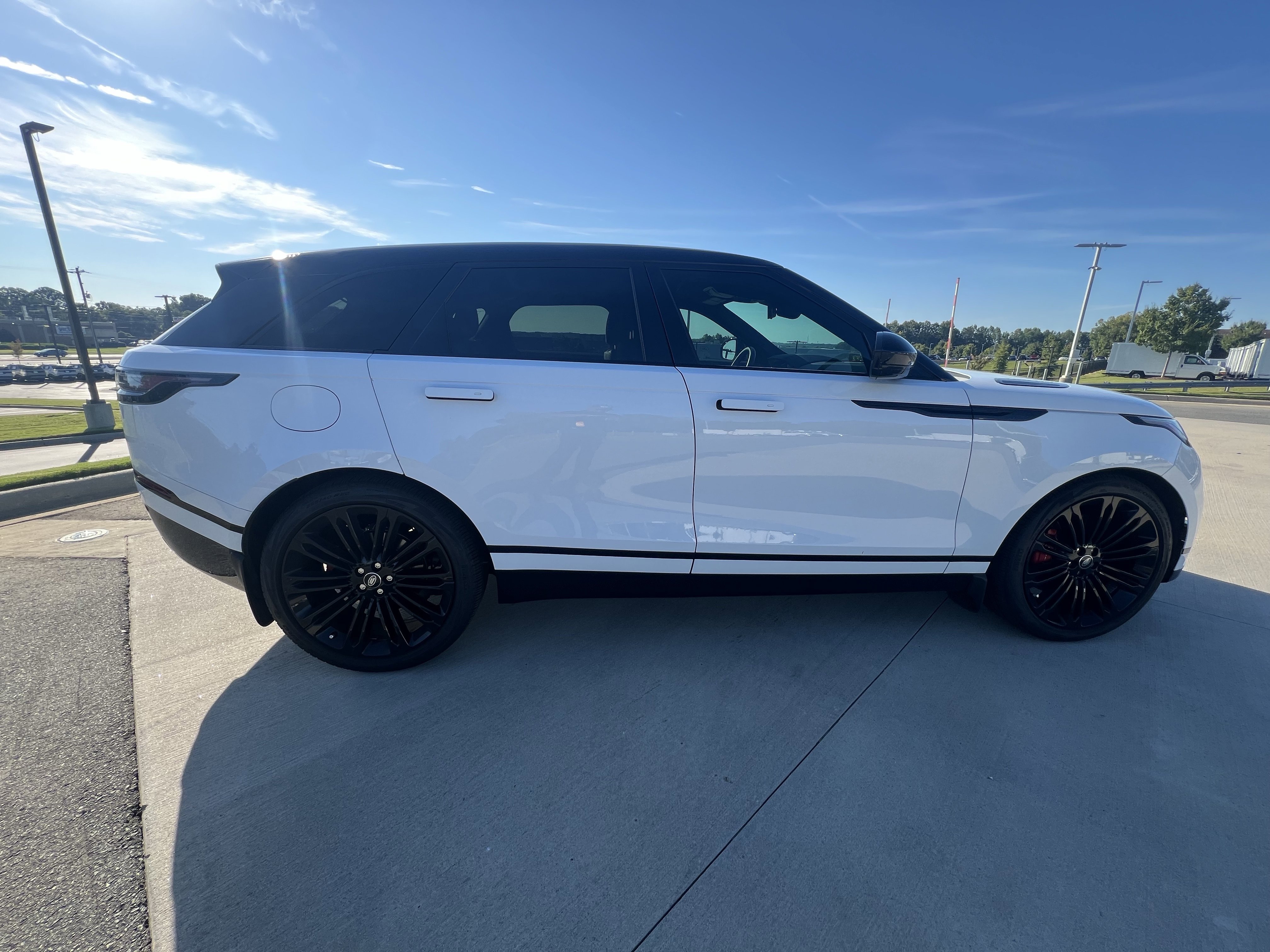 Used 2024 Land Rover Range Rover Velar Dynamic SE image 8