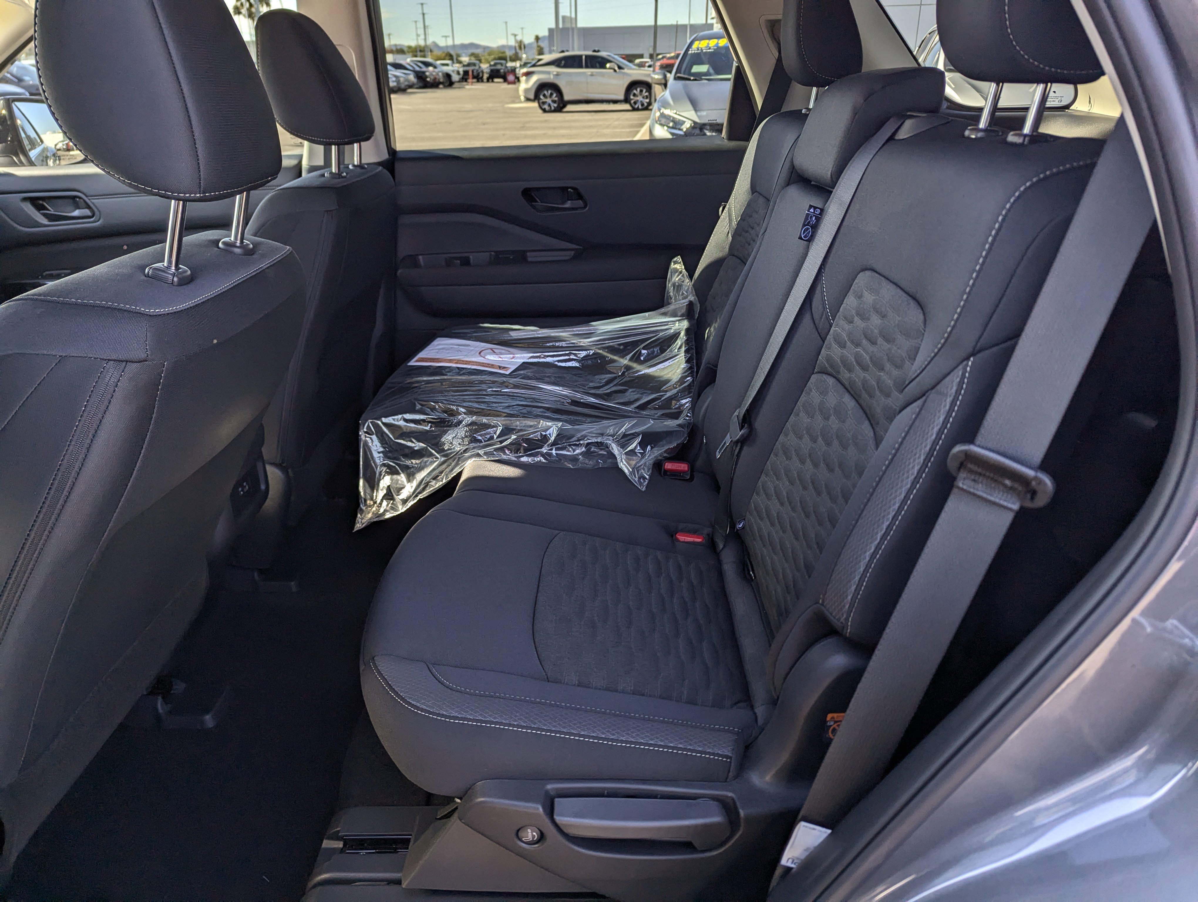 New 2025 Nissan Pathfinder S image 8