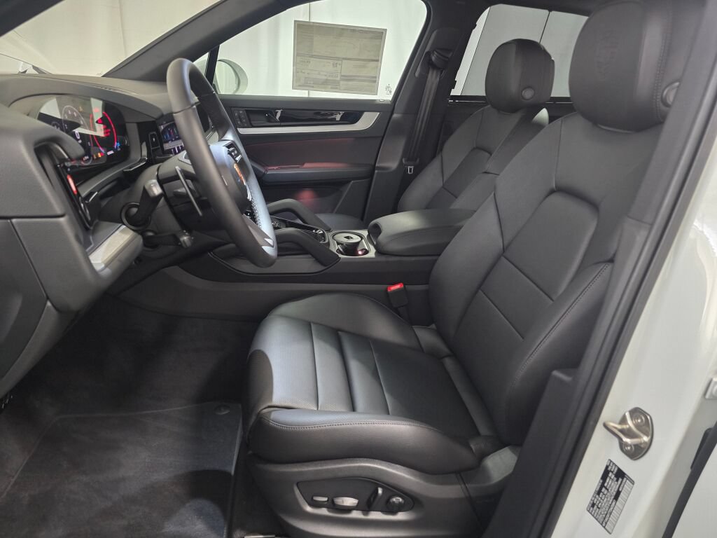 New 2026 Porsche Cayenne AWD/4WD image 14