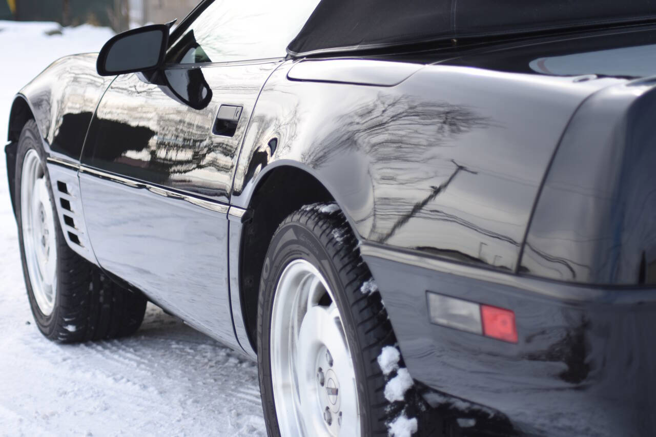 Used 1994 Chevrolet Corvette Convertible image 32