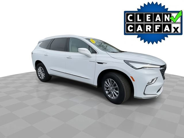Used 2024 Buick Enclave Essence image 2