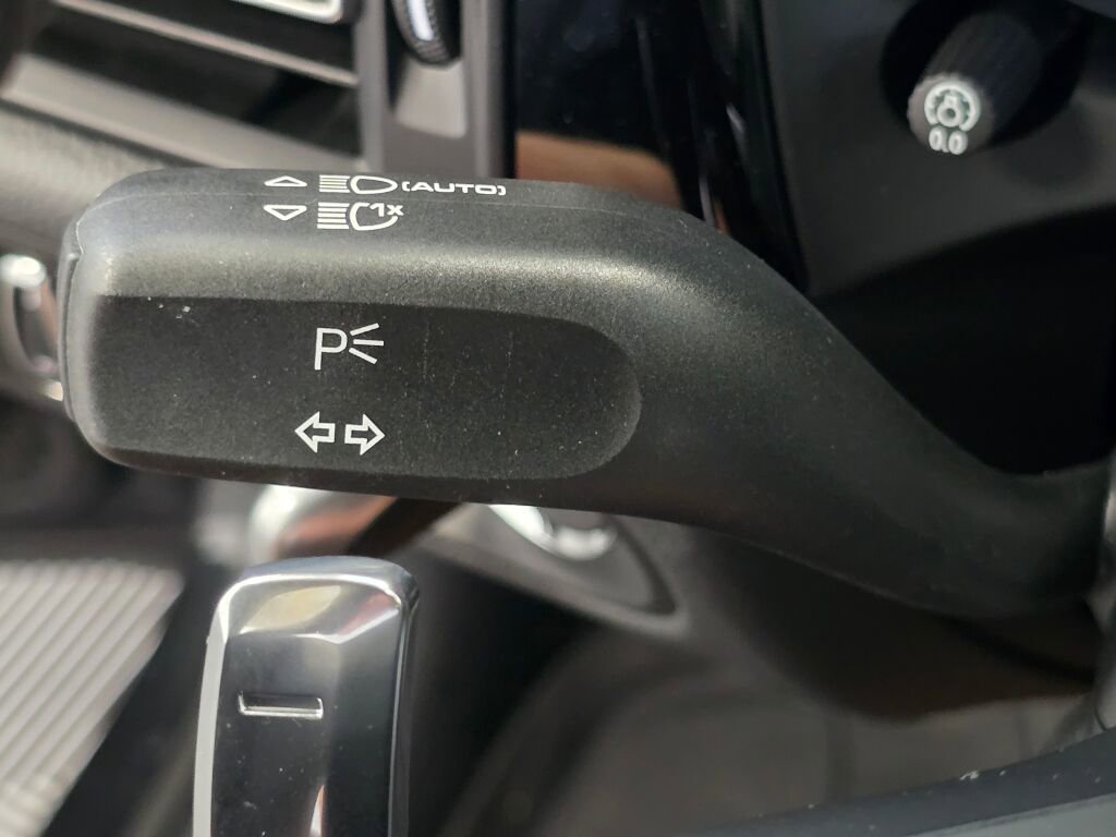 Certified 2024 Porsche Macan image 44