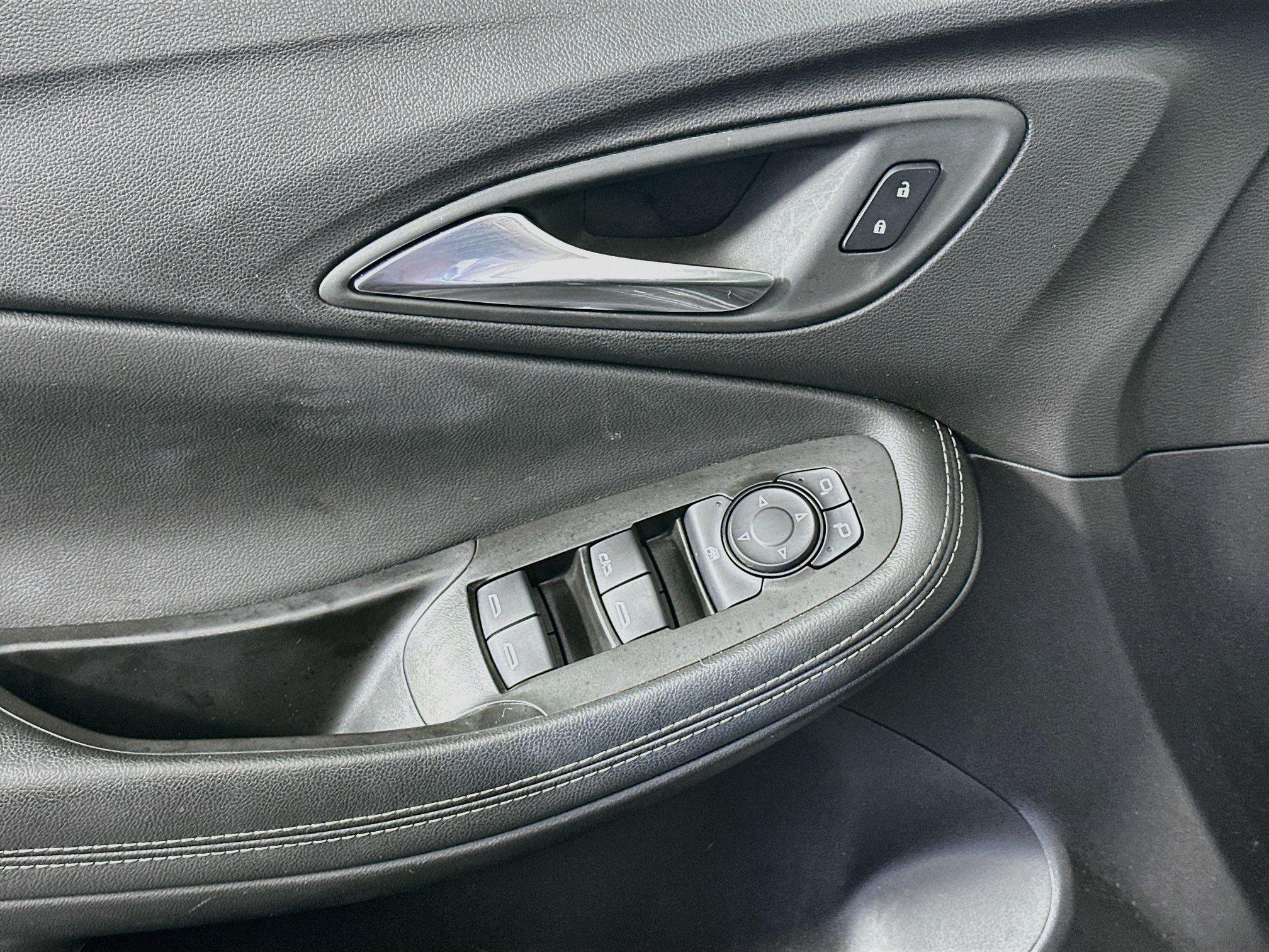 Used 2025 Buick Encore GX Preferred FWD image 15