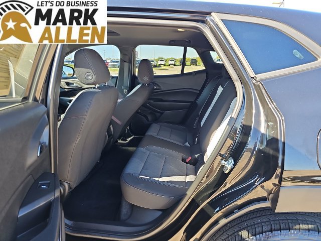Used 2025 Chevrolet Trax RS w/ Sunroof Package FWD image 25