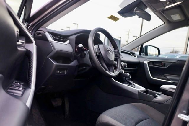 Used 2023 Toyota RAV4 LE image 15