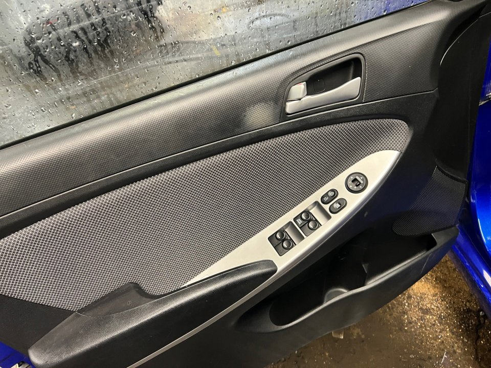 Used 2013 Hyundai Accent GS image 36