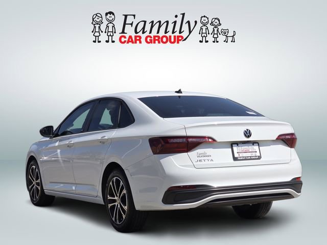 Used 2024 Volkswagen Jetta Sport image 3