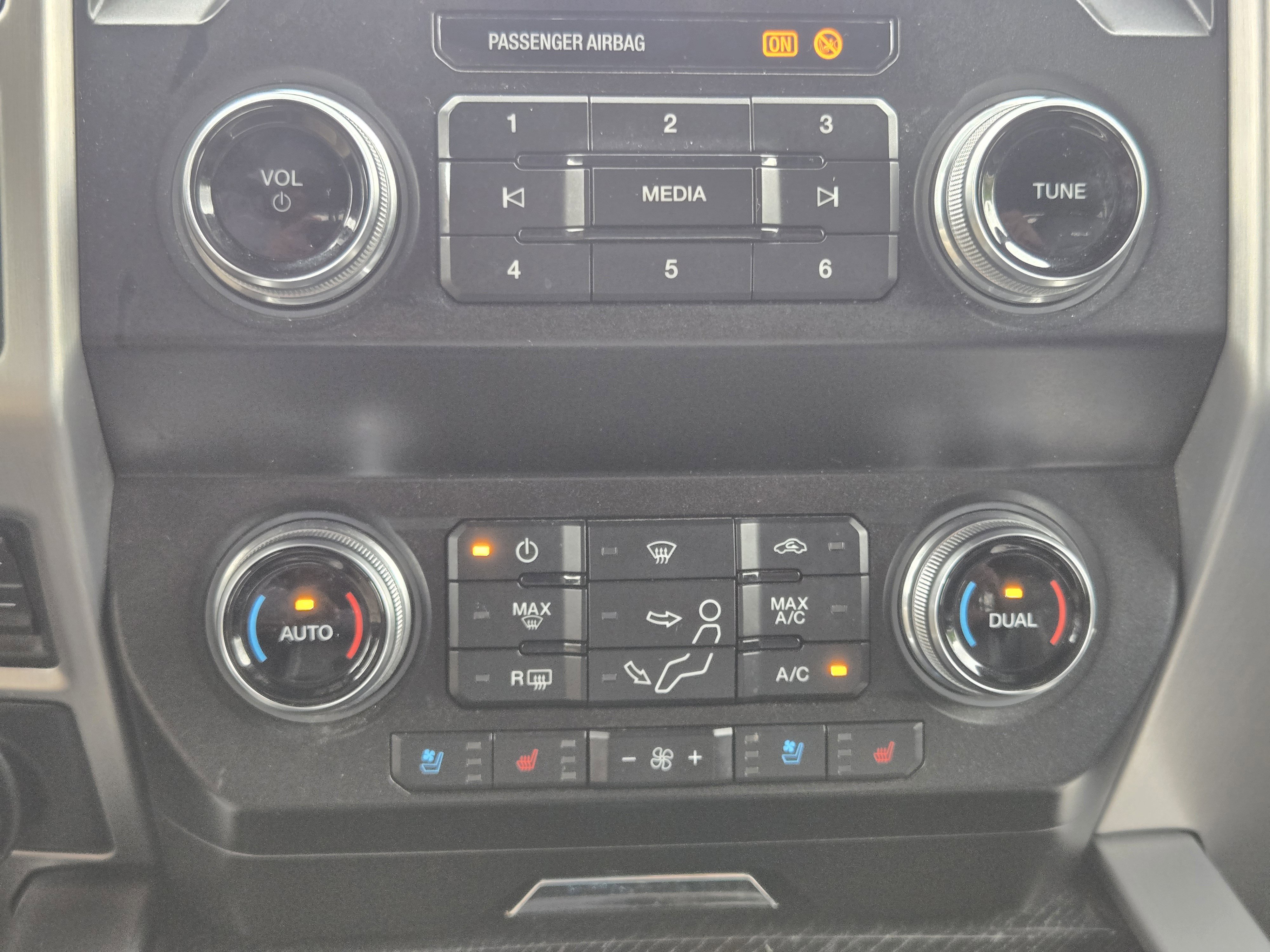 Used 2020 Ford F350 Platinum image 15