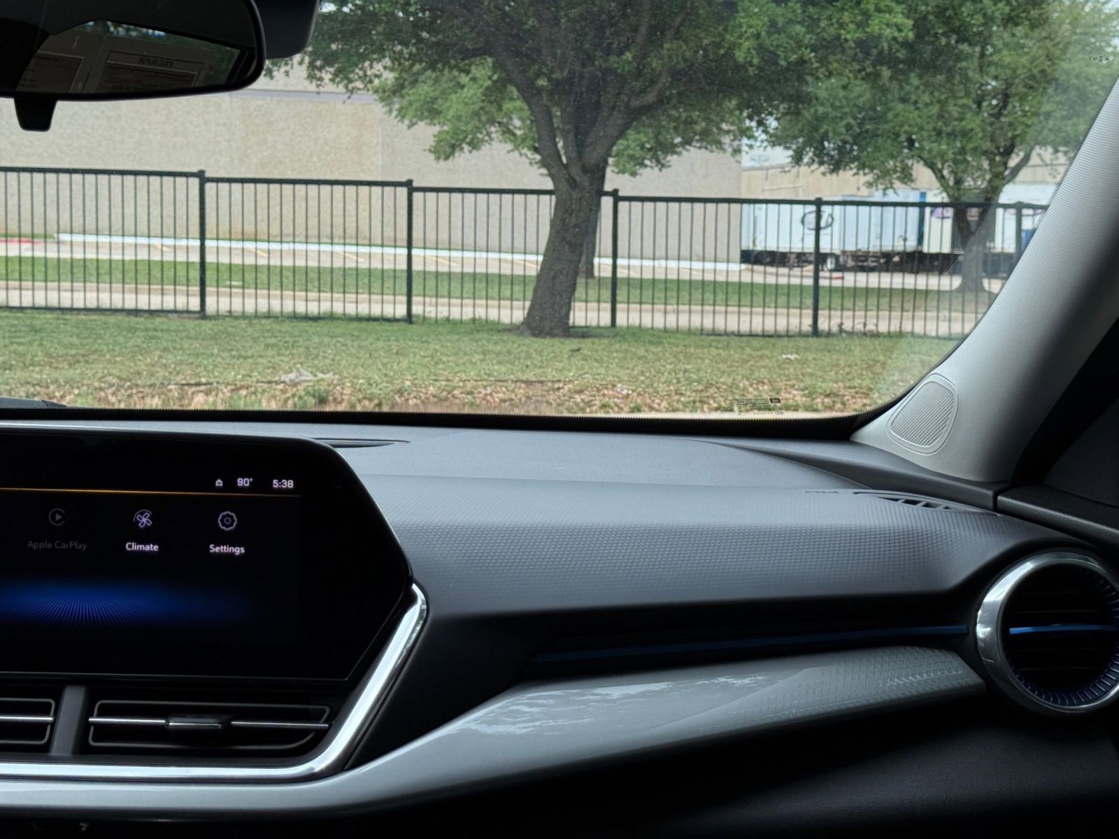 Used 2025 Chevrolet Trax LT image 35