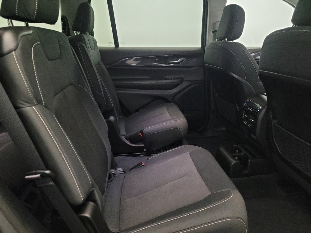Used 2023 Jeep Grand Cherokee L Laredo AWD/4WD image 19