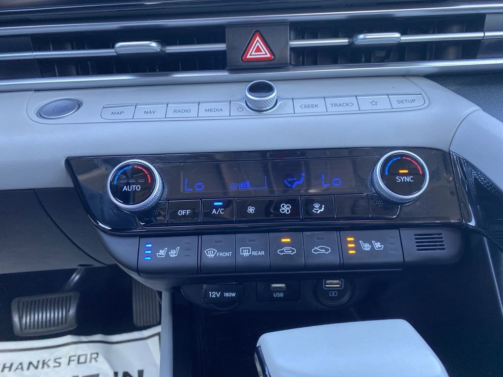 Certified 2022 Hyundai Elantra Limited w/ Cargo Package image 19