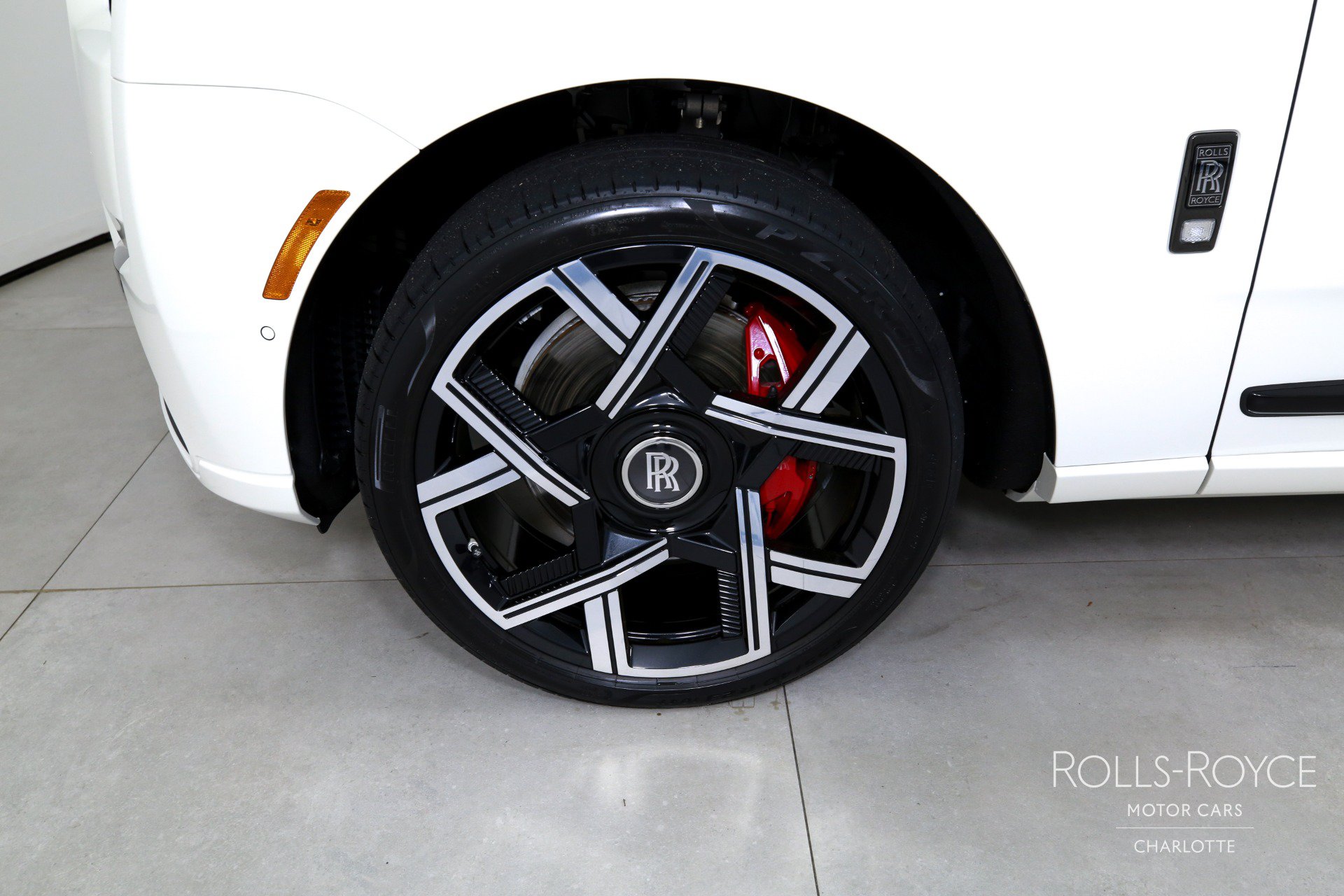 Used 2025 Rolls-Royce Cullinan Black Badge AWD/4WD image 41