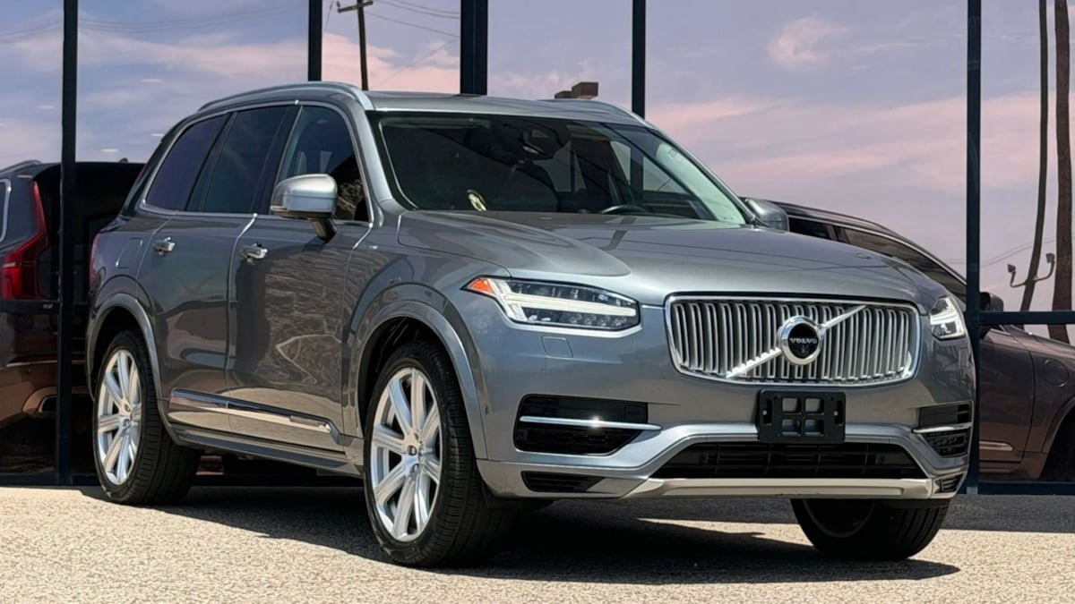 Used 2017 Volvo XC90 T8 Inscription w/ Luxury Package AWD/4WD image 21