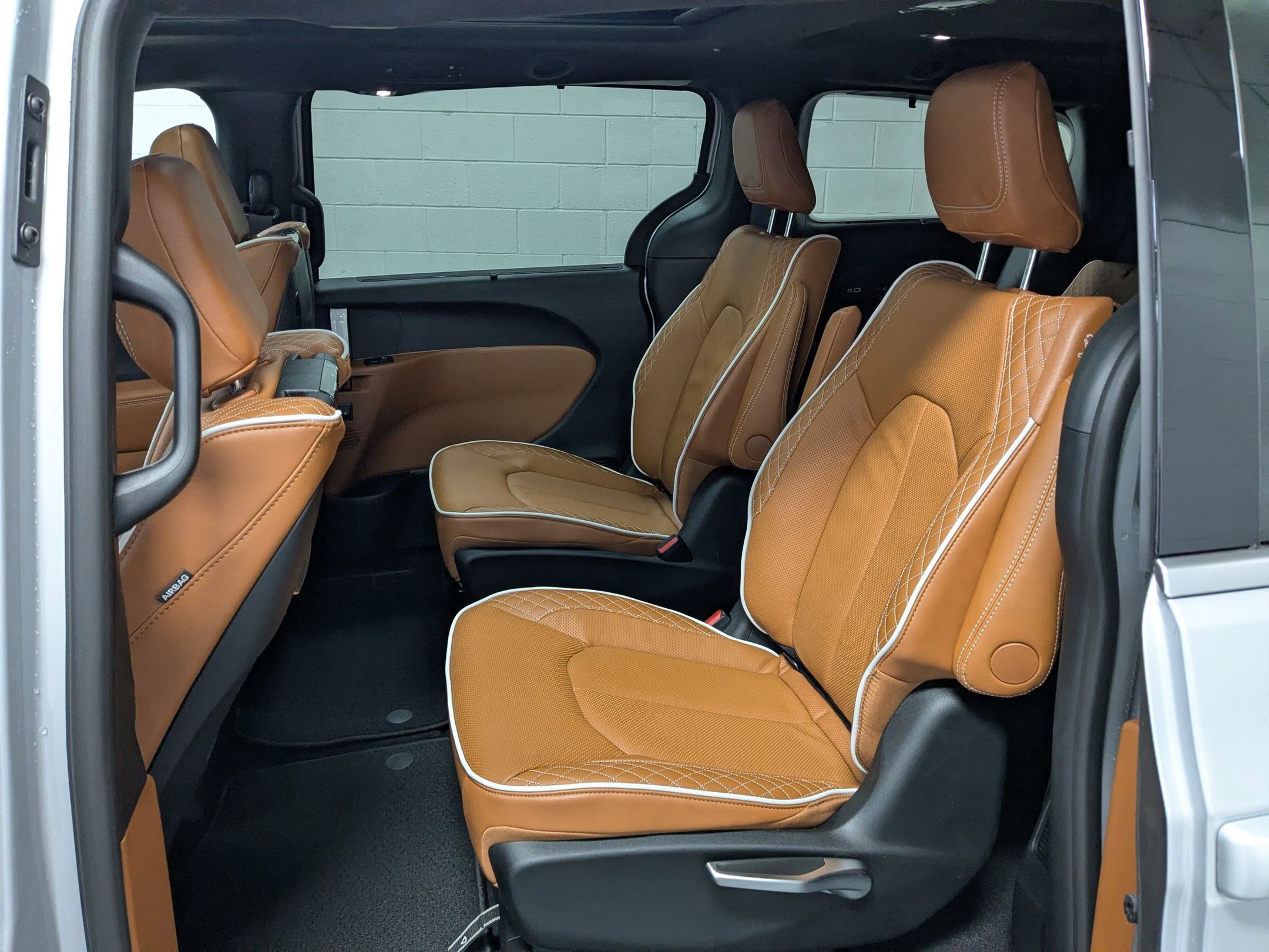 New 2026 Chrysler Pacifica Pinnacle image 17