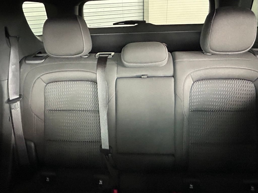 Used 2025 Chevrolet Equinox LT FWD image 12