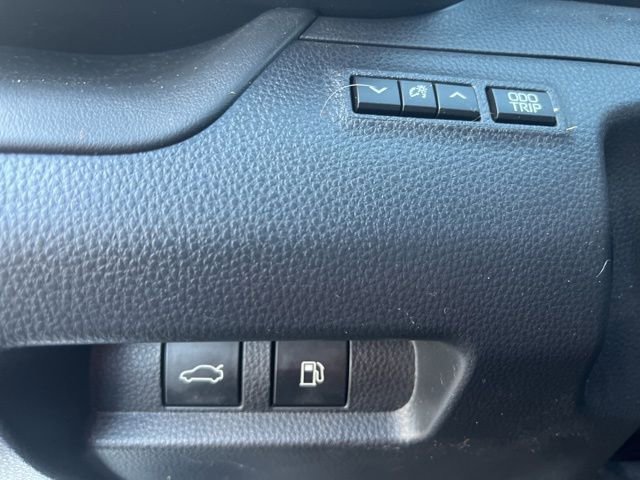 Used 2023 Toyota Crown XLE image 16