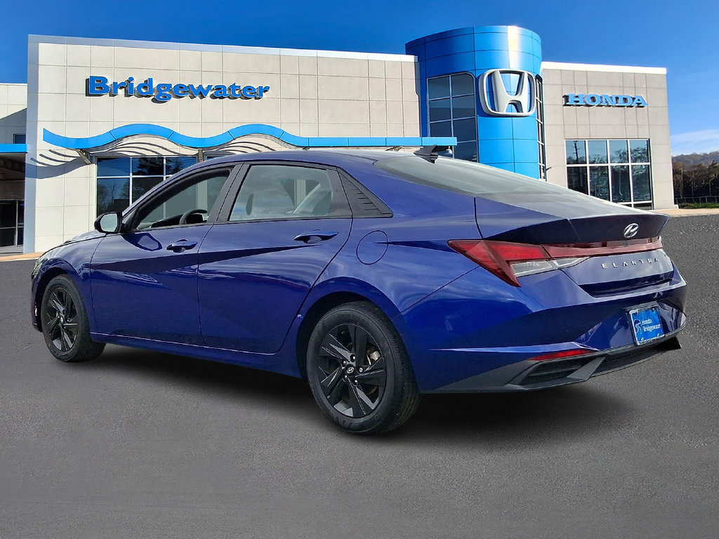Used 2023 Hyundai Elantra SEL FWD image 3