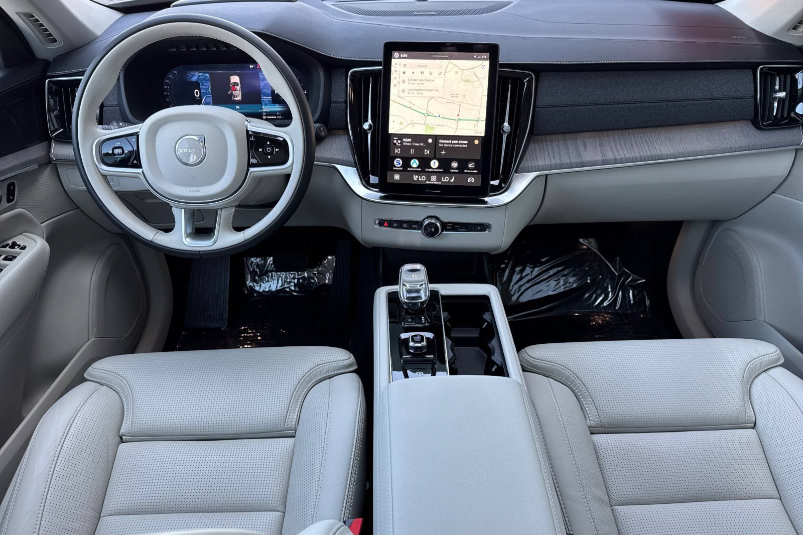 Certified 2026 Volvo XC90 T8 Ultra w/ Protection Package Premier AWD/4WD image 14