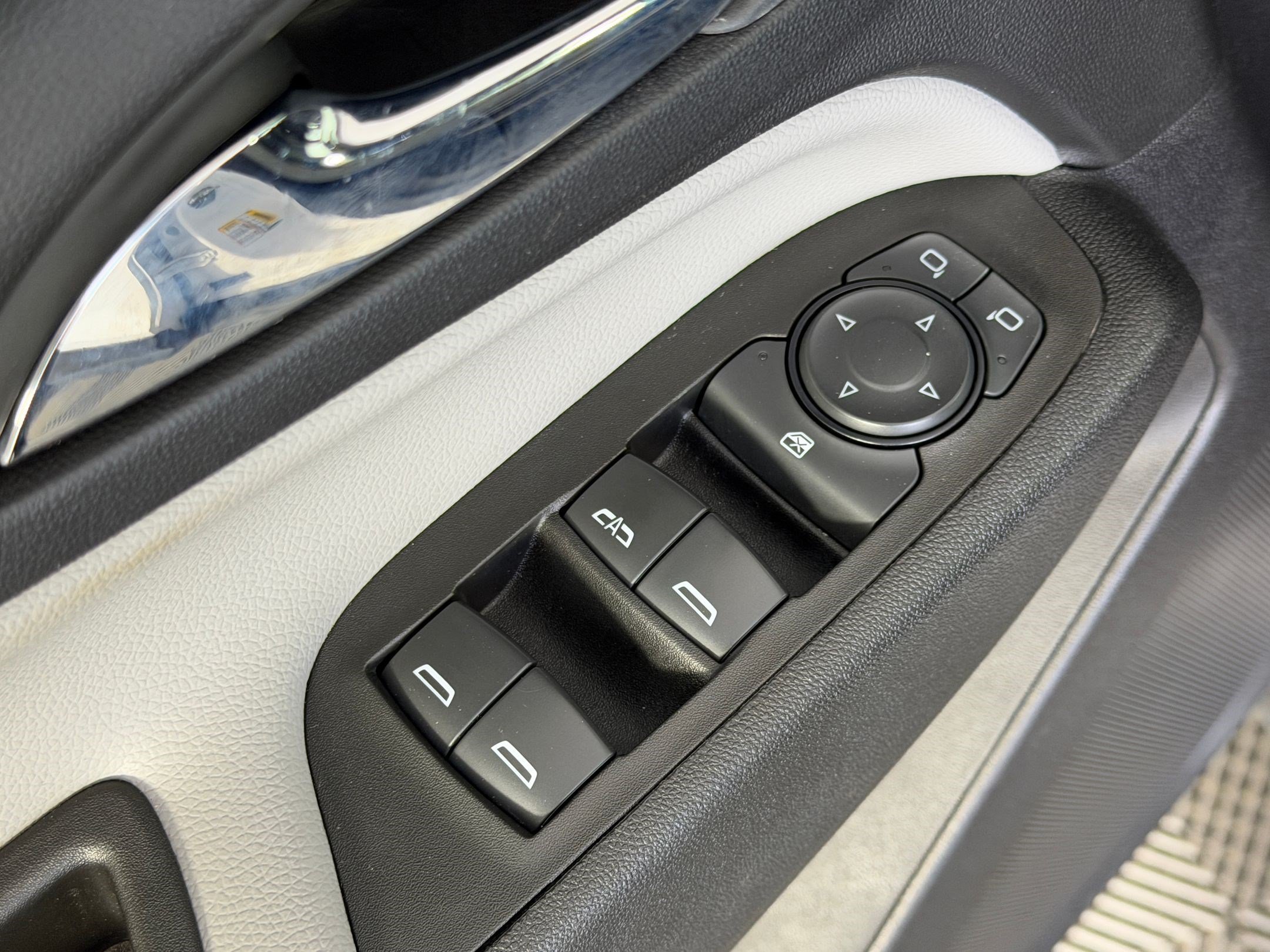 Used 2022 Chevrolet Equinox LT AWD/4WD image 12