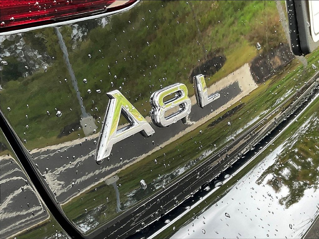 New 2027 Audi A8 L 3.0T AWD/4WD image 9