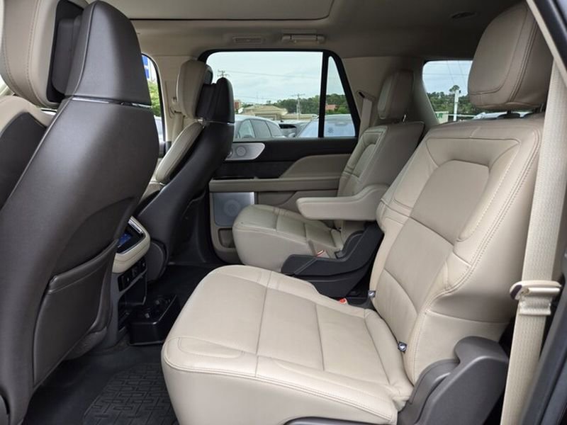 Used 2024 Lincoln Navigator L Reserve AWD/4WD image 14