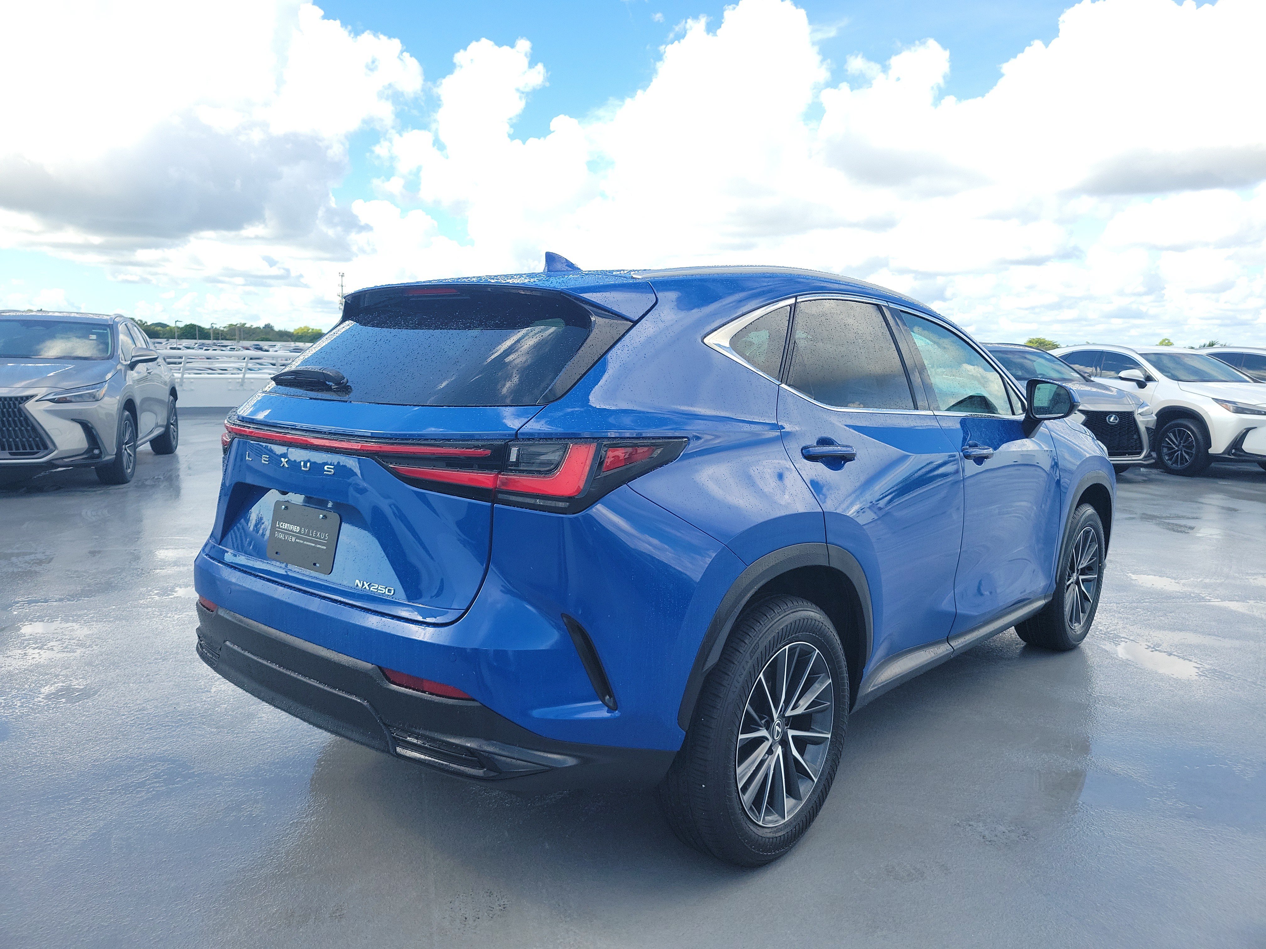 Used 2025 Lexus NX 250 FWD w/ Towing Package (2000 Lbs) image 6