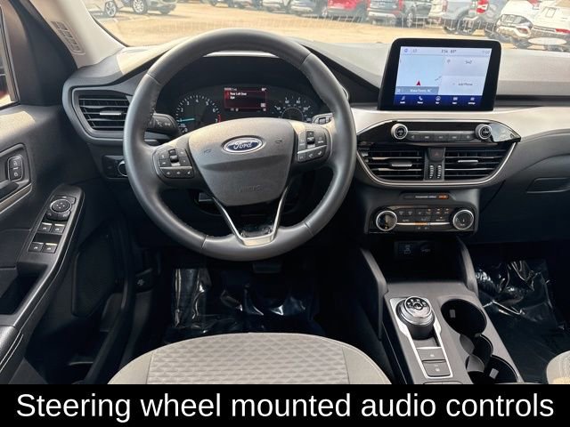 Used 2022 Ford Escape SE w/ SE Sport Appearance Package image 17