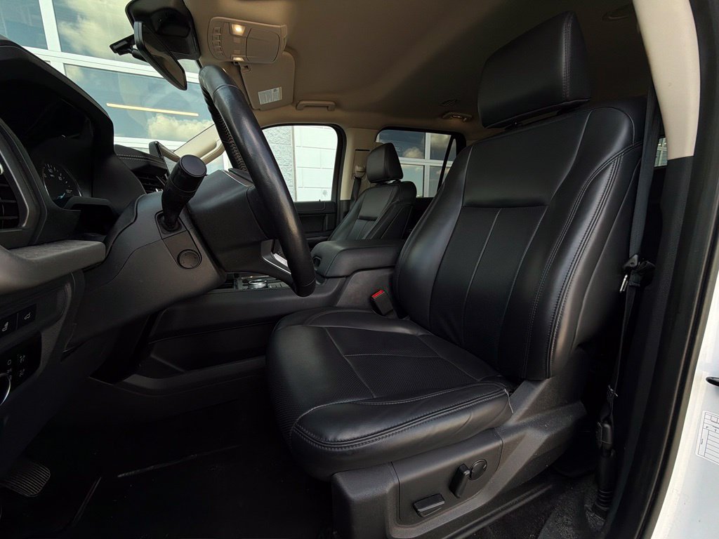 Used 2024 Ford Expedition XLT AWD/4WD image 6