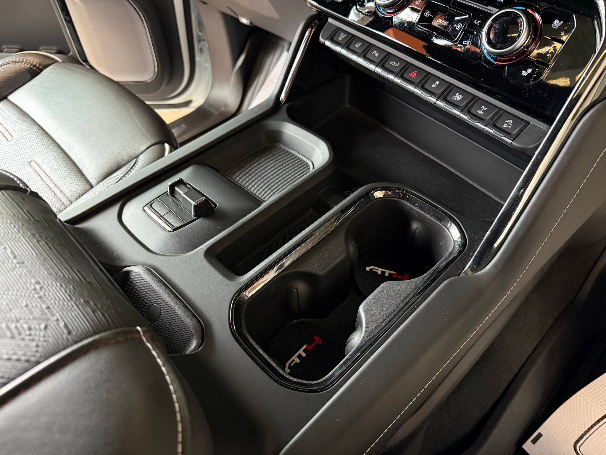 Used 2024 GMC Sierra 2500 AT4X image 30