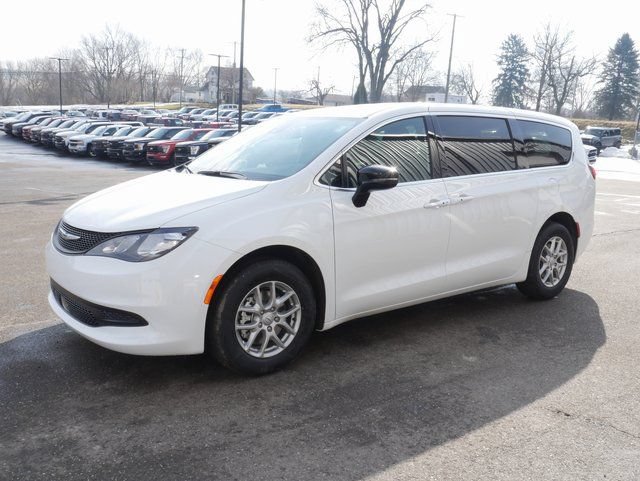 New 2026 Chrysler Voyager LX FWD image 5