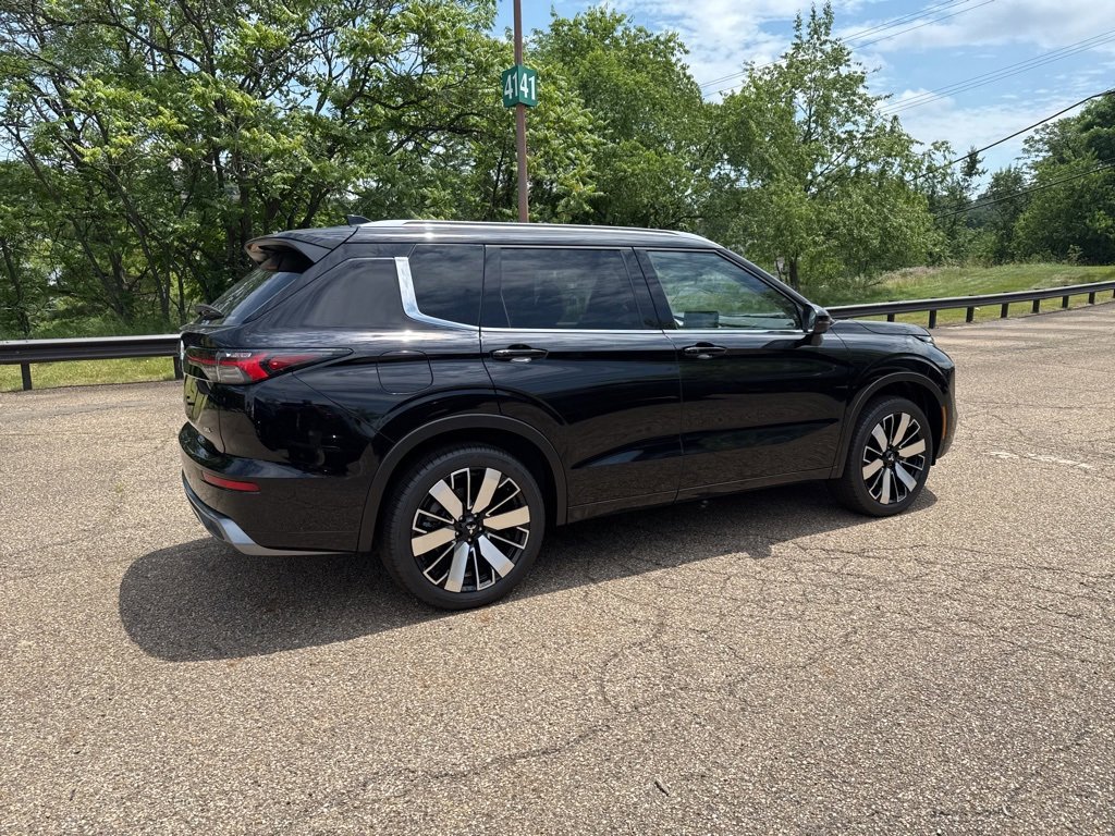 New 2025 Mitsubishi Outlander SEL image 4