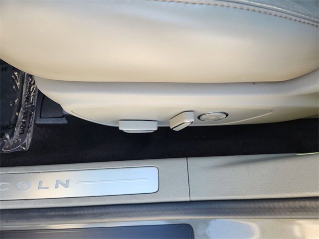 Used 2017 Lincoln MKZ Reserve w/ Luxury Package image 12