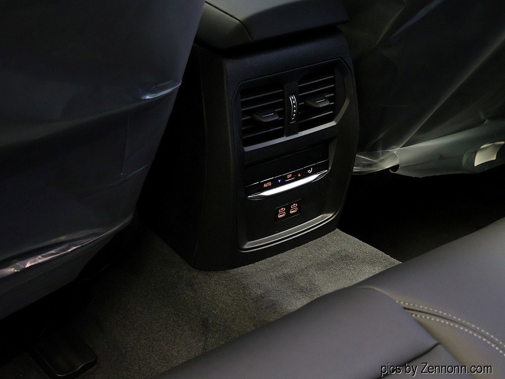 Used 2026 BMW i4 xDrive40i w/ M Sport Package image 15