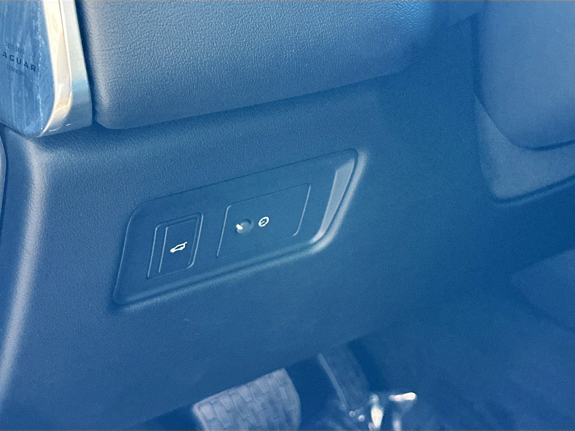 Used 2023 Jaguar F-PACE S image 10