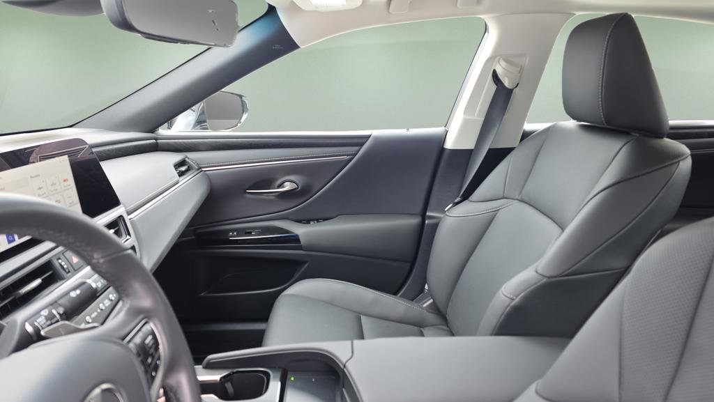 Certified 2023 Lexus ES 350 w/ Premium Package image 12