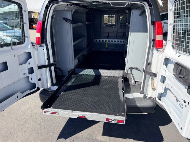 Used 2015 Chevrolet Express 2500 image 9