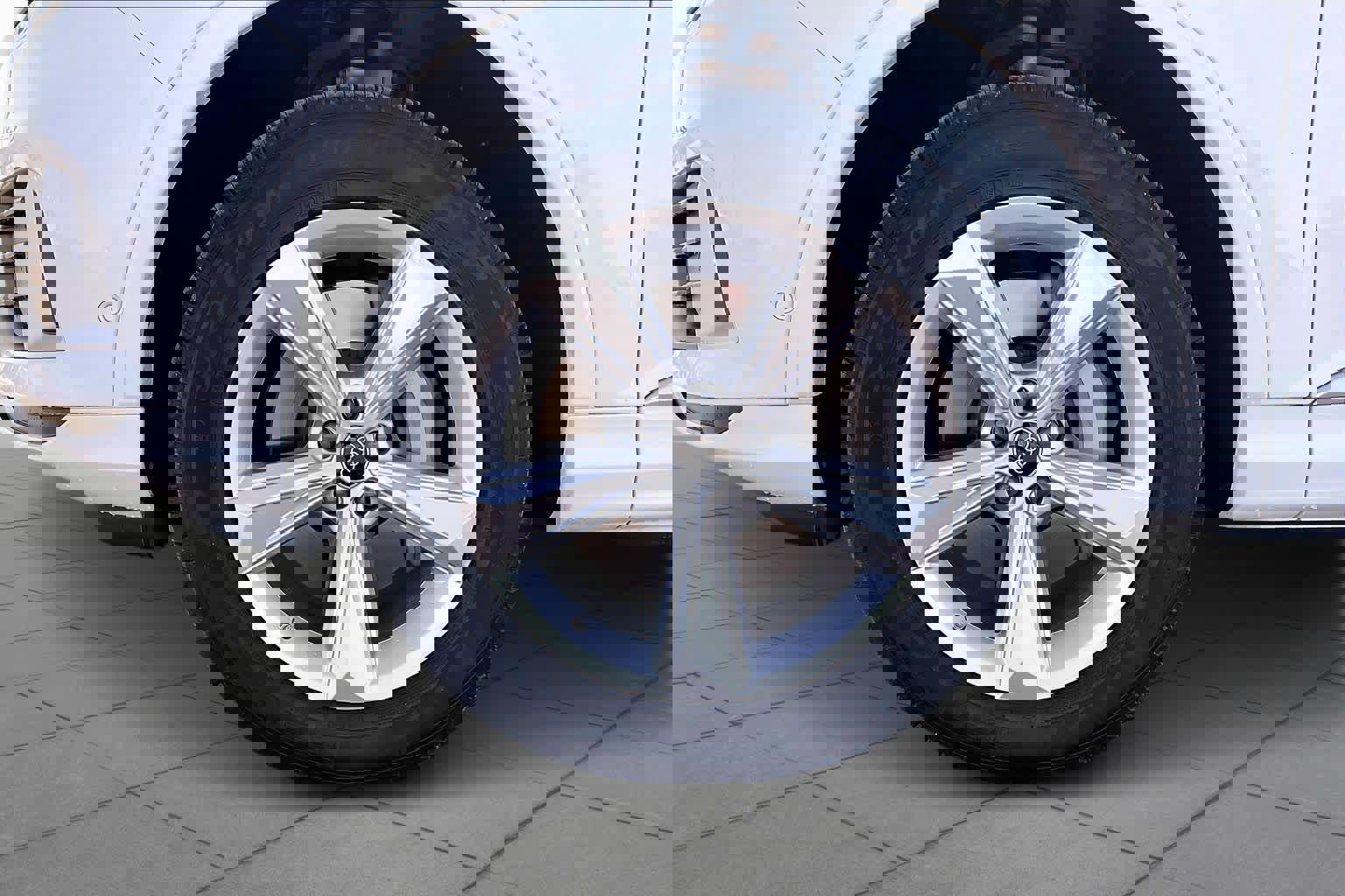 Used 2023 Audi Q7 Premium Plus image 11