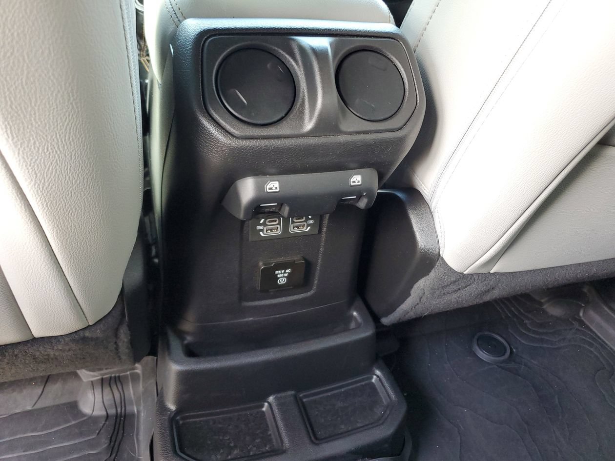 Used 2022 Jeep Wrangler Unlimited Sahara AWD/4WD image 15