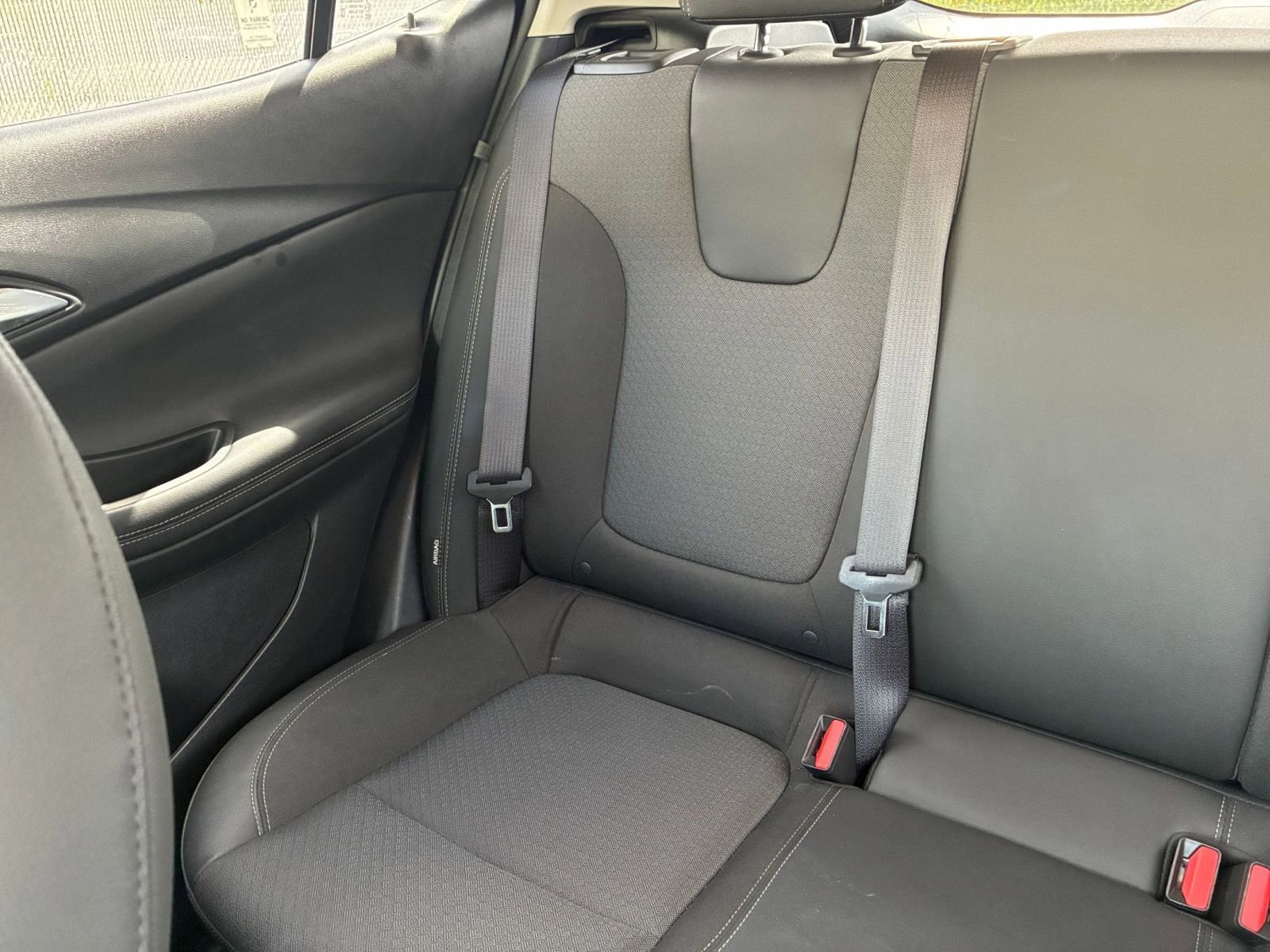 Used 2025 Buick Encore GX Preferred image 38