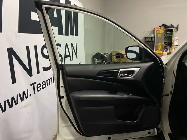 Used 2018 Nissan Pathfinder S AWD/4WD image 9