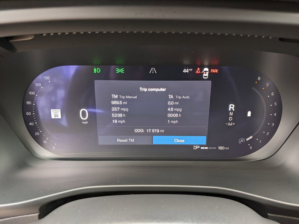 Certified 2025 Volvo XC40 B5 Plus image 15