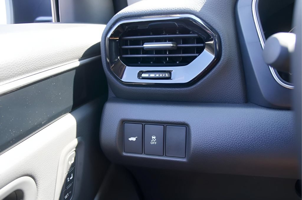Used 2025 Honda Pilot EX-L image 18