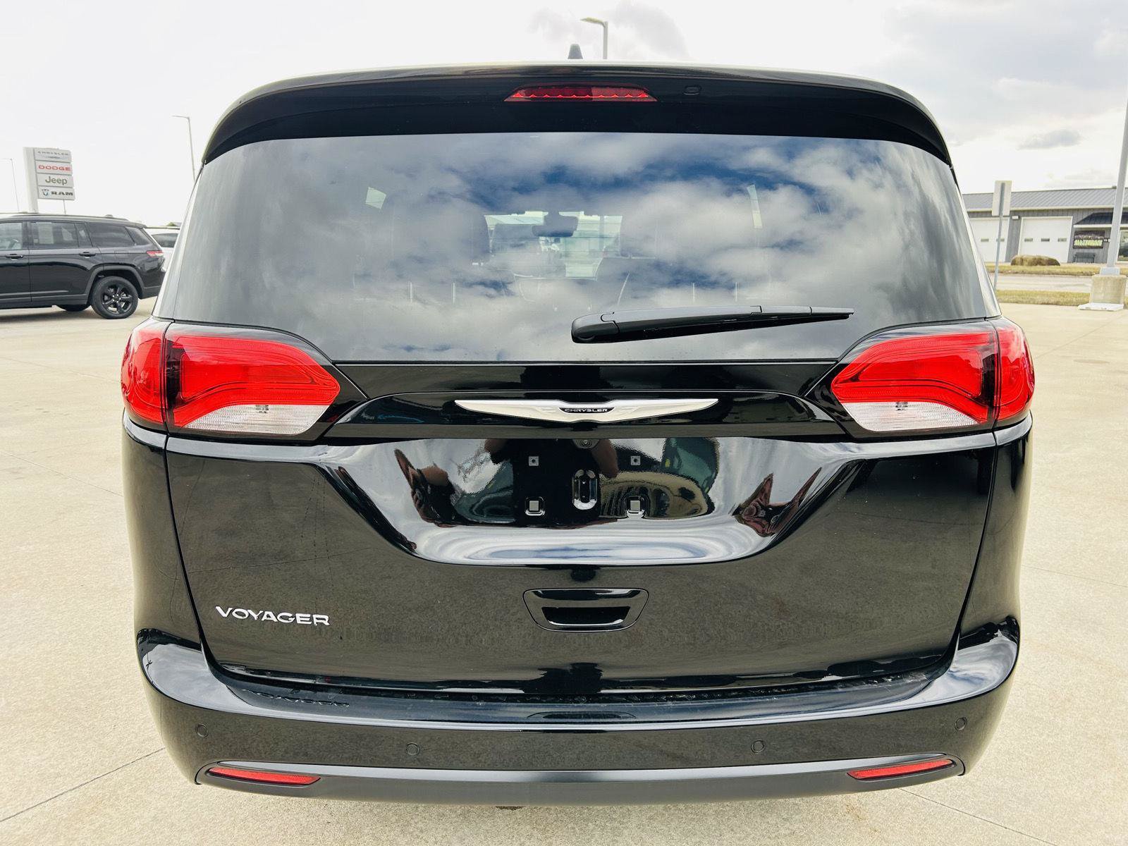 New 2026 Chrysler Voyager LX FWD image 38