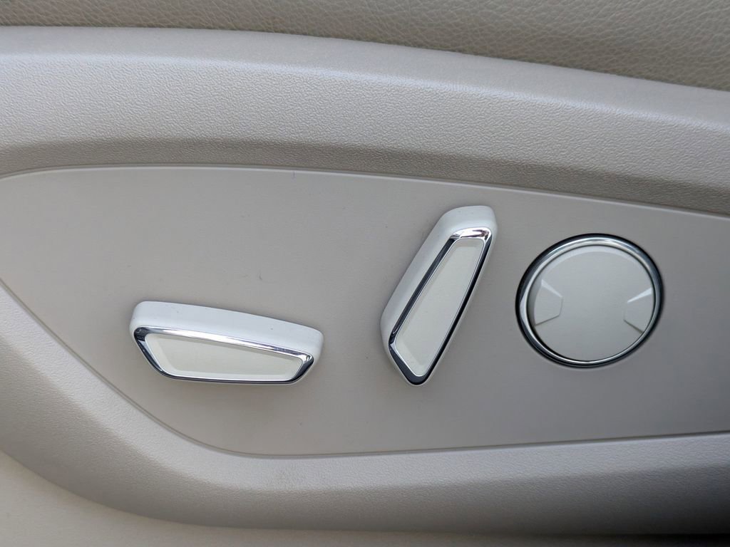 Used 2022 Lincoln Nautilus AWD w/ Premium Package image 23