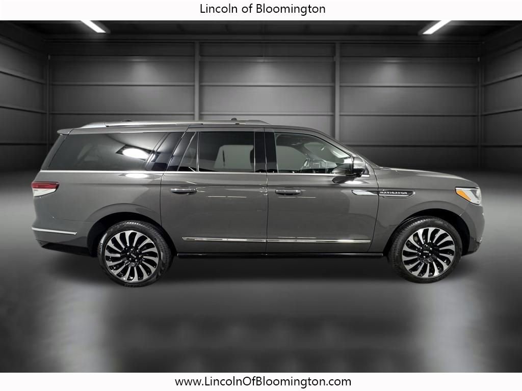 Used 2024 Lincoln Navigator L Black Label image 9